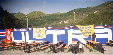 Il nostro striscione 'Curva Nord Matteo Bagnaresi' viene appeso sullo striscione degli Ultras Tito