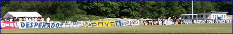 Torneo dei Devils Bordeaux. Sulla transenna dietro la porta sono appesi gli striscioni dei gruppi partecipanti. Al centro, in foto, il nostro Striscione 'BOYS'