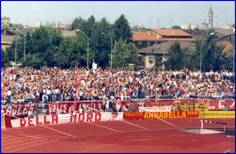 09-06-1985. BOYS in Curva a Piacenza con Striscione C.U.S.