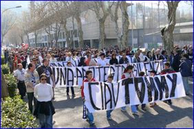 Il corteo spezzino espone uno striscione per Tommaso