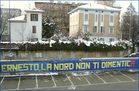 PARMA-Inter 31-01-2010 (rinviata per neve). Striscione BOYS: ''Ernesto, la Nord non ti dimenticA''