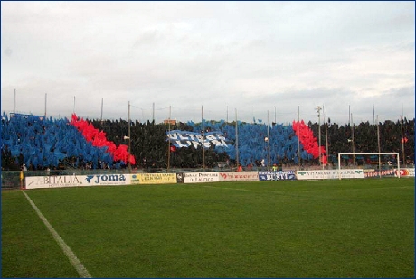 Pisa-PARMA, 13-12-2008. Coreografia Curva Nord Pisa, con al centro striscione ''Ultras liberi''