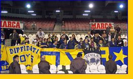 BOYS a Bilbao (Atletico Bilbao - PARMA). Tutti dietro lo Striscione del Gruppo