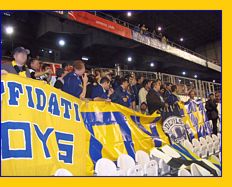 BOYS a Bilbao (Atletico Bilbao - PARMA). Il nostro Striscione sorretto a mano