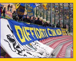 BOYS a Messina. Striscione: 'Diffidati con noi'