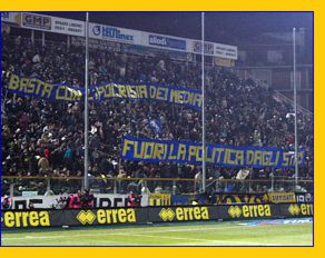 BOYS, Curva Nord di PARMA. Striscione: 'Basta con l'ipocrisia dei media, fuori la politica dagli stadi