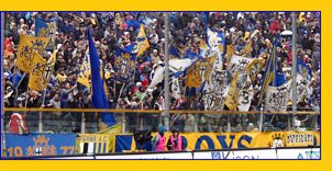 BOYS, Curva Nord di PARMA. Bandiere Gialloblu Crociate