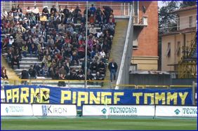 BOYS, Curva Nord. Striscione: 'PARMA piange Tommy'