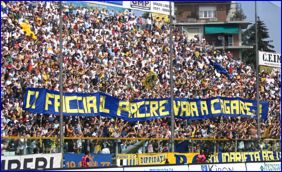 BOYS, Curva Nord di PARMA. Striscione post-coreografia: 'Ci faccia il piacere vada a cagare'