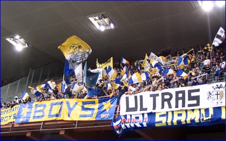 BOYS a Genova (Sampdoria-PARMA). Sciarpe e bandiere