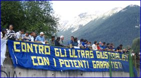 BOYS a Moena (Trento) per Sampdoria-PARMA. Striscione: 'Contro gli Ultras giustizialisti, con i potenti garantisti'