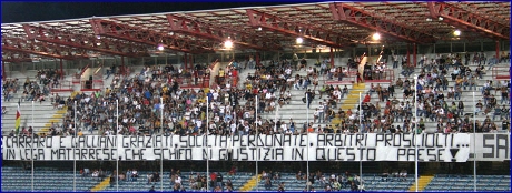 Curva Mare, Cesena. 'Striscione: Carraro e Galliani graziati, societ perdonate, arbitri prosciolti... in Lega Matarrese, che schifo di giustizia in questo Paese!'