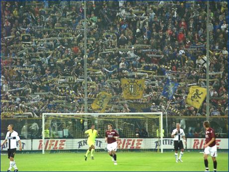 BOYS, Curva Nord di Parma. Sciarpata