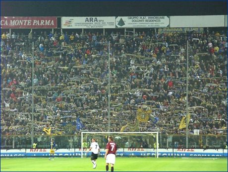 BOYS, Curva Nord di Parma. Sciarpata