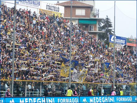 BOYS, Curva Nord di Parma. Sciarpata