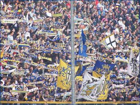 BOYS, Curva Nord di Parma. Sciarpata