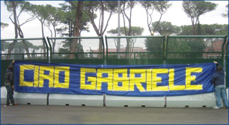 BOYS PARMA a Roma per Lazio-Parma. Lo striscione 'Ciao Gabriele'  aperto nell'anti-stadio