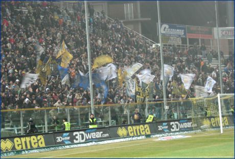 BOYS, Curva Nord di Parma. Bandiere