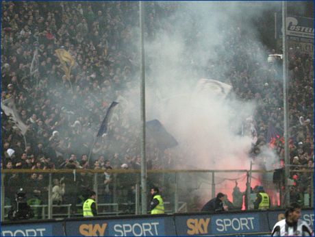 BOYS, Curva Nord di Parma. Torcia