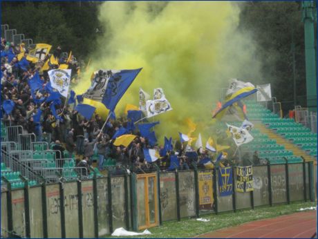 BOYS PARMA a Siena per Siena-PARMA. Fumogeni