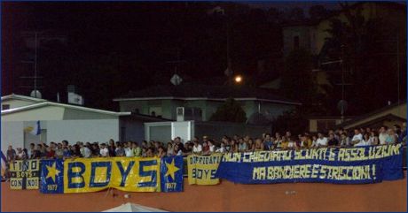 BOYS a Salsomaggiore Terme per PARMA-Spezia. Striscione BOYS: 'Non chiediamo sconti e assoluzioni ma bandiere e striscioni!'