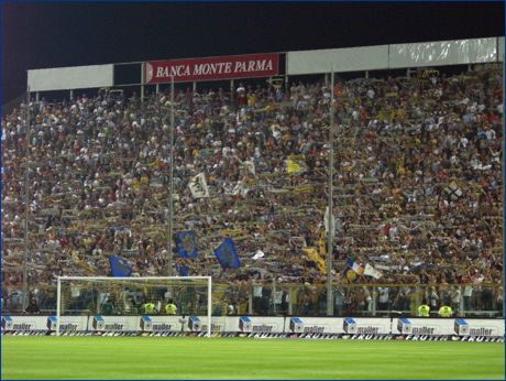 BOYS, Curva Nord di PARMA. Sciarpata