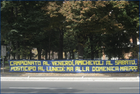 Striscione BOYS in viale Partigiani: Campionato al venerd, amichevoli al sabato, posticipo al luned: ma alla domenica mai???