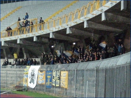 BOYS PARMA 1977 ad Ascoli per Ascoli-PARMA. Striscioni appesi alla rete