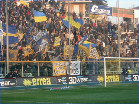 BOYS, Curva Nord Matteo Bagnaresi di Parma. Striscione ''Ciao Moss'' in memoria di un amico