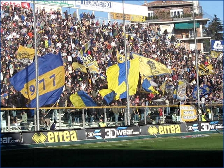 BOYS, Curva Nord Matteo Bagnaresi di Parma. Bandiere e bandieroni