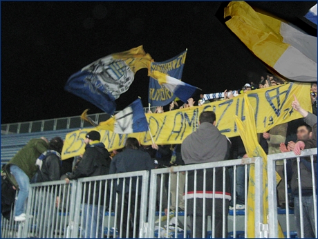 BOYS PARMA 1977 ad Empoli per Empoli-PARMA. Striscione: ''25 anni d'amicizia''