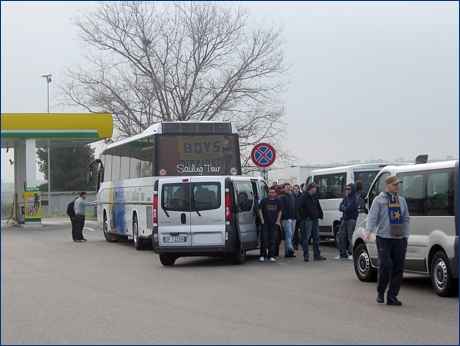 BOYS PARMA 1977 in viaggio per Bari. Pullman e pulmini