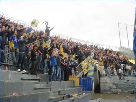 Tifoseria del Parma a Livorno. Il nostro tifo