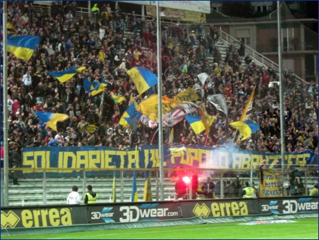 BOYS, Curva Nord Matteo Bagnaresi di Parma. Striscione: ''Solidariet al popolo abruzzese''