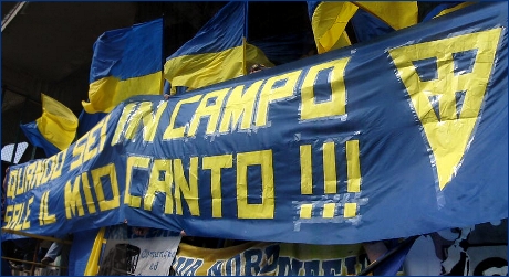 Striscione BOYS: ''Quando sei in campo sale il mio canto!!!''