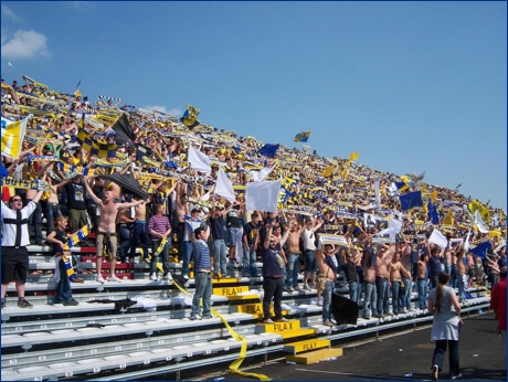 Tifoseria del Parma a Cittadella. Sciarpata