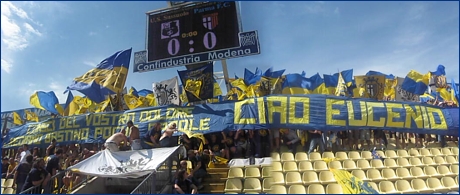 BOYS PARMA 1977 a Modena. Striscione: ''Consci del vostro dolore crediamo bastino poche parole, ciao Eugenio''