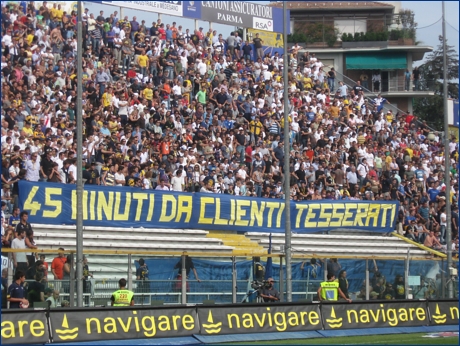 Striscione BOYS in Curva Nord: ''45 minuti da clienti tesserati''