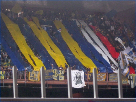 BOYS PARMA 1977 a Genova per Sampdoria-PARMA. Coreografia gialloblucerchiata