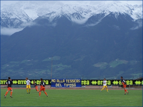 Striscione BOYS a Malles: ''No alla Tessera del Tifoso''