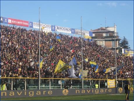 BOYS, Curva Nord di Parma. Bandiere al vento