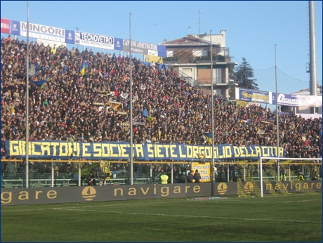 BOYS, Curva Nord di Parma. Striscione: ''Giocatori e societ siete l'orgoglio della citt''