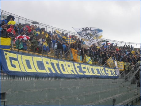 BOYS PARMA 1977 a Livorno. Striscione ''Giocatori e societ siete l'orgoglio della citt''