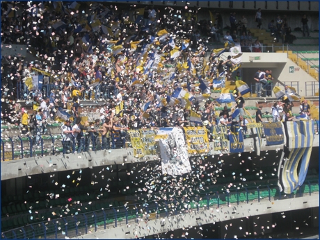 BOYS PARMA 1977 a Verona per ChievoVerona-PARMA. Coriandolata