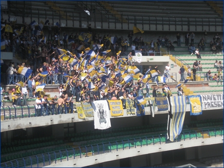 BOYS PARMA 1977 a Verona per ChievoVerona-PARMA. Bandierine