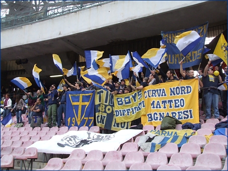 BOYS PARMA 1977 al San Paolo per Napoli-PARMA. Il nostro tifo