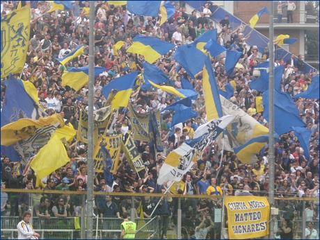 BOYS, curva nord di Parma. Il nostro tifo. Bandiere