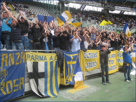 BOYS PARMA 1977 all'Olimpico di Torino per Juventus-PARMA. Battimani