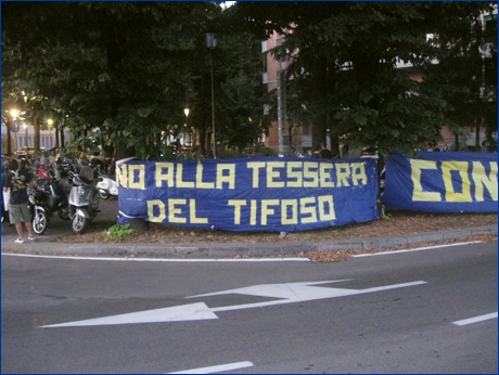 Striscione BOYS in viale Partigiani: ''No alla Tessera del Tifoso''