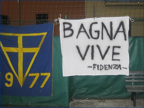 Striscione di ''Quelli Che Fidenza'' all'undicesimo Torneo dei BOYS: ''Bagna vive - Fidenza''